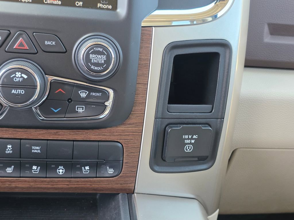 Used 2015 RAM 1500 Laramie w/ Convenience Group AWD/4WD image 28