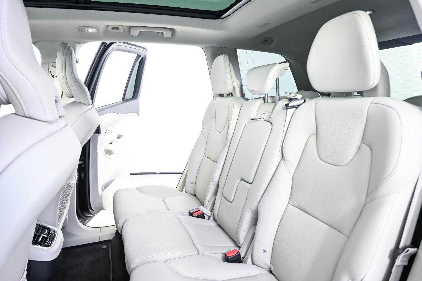 Certified 2023 Volvo XC90 B6 Plus AWD/4WD image 19