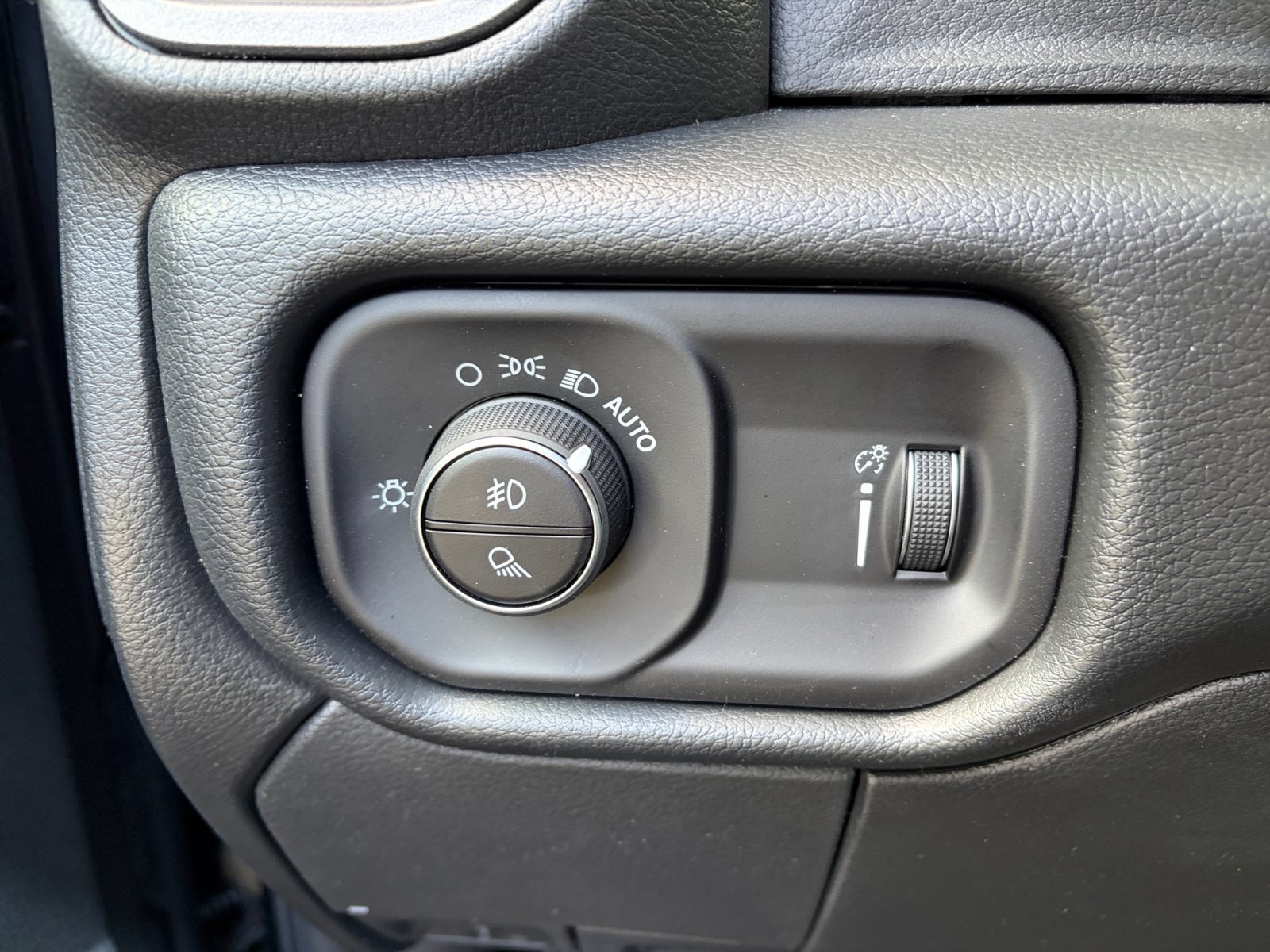 New 2027 RAM 2500 Warlock AWD/4WD image 18