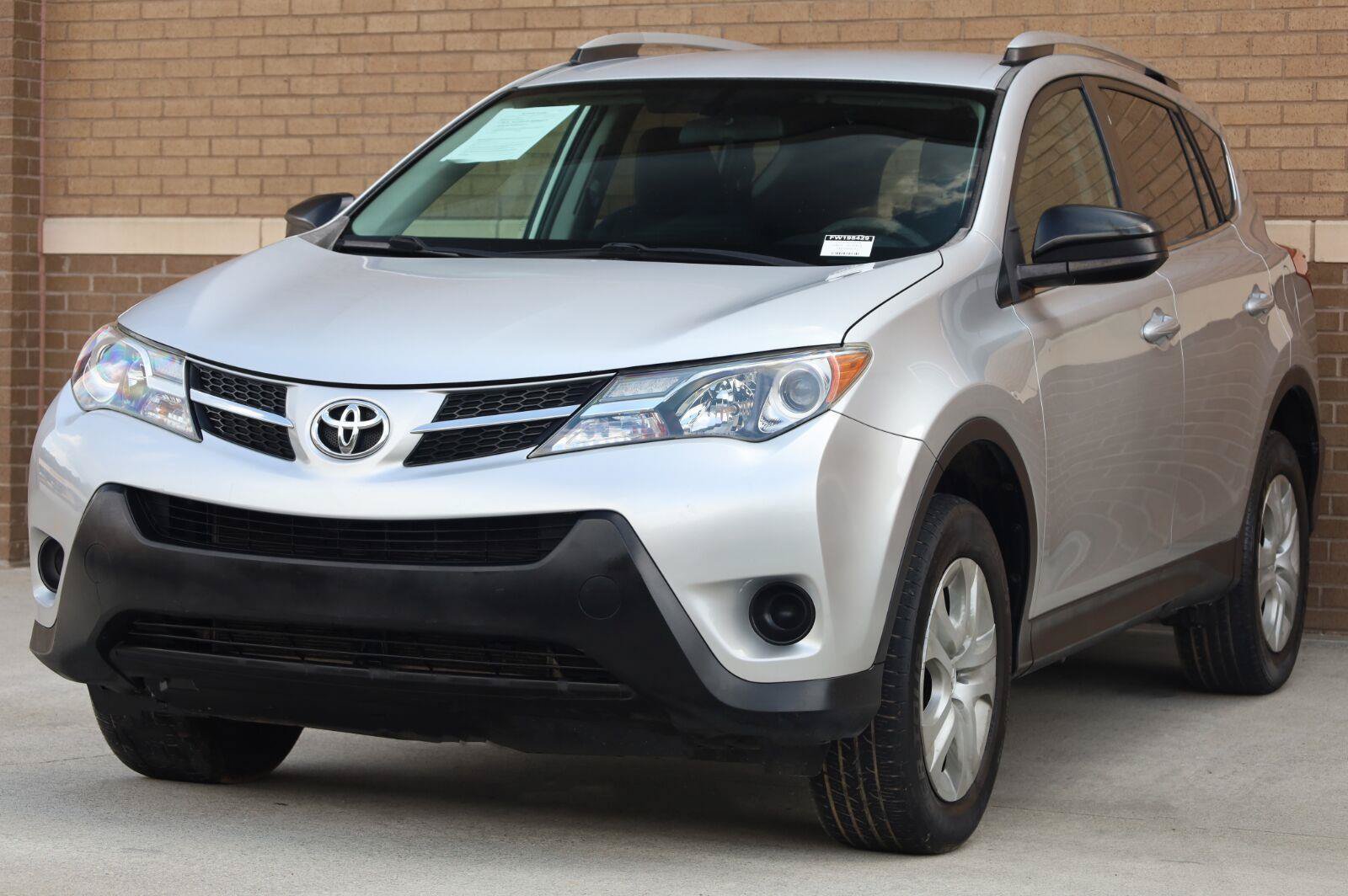 Used 2015 Toyota RAV4 LE FWD image 6
