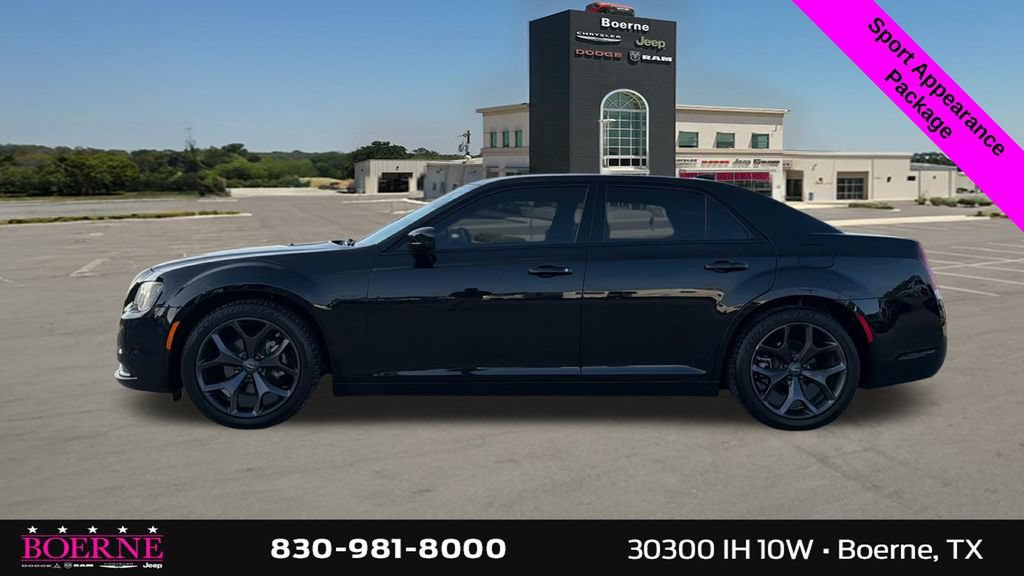 Used 2023 Chrysler 300 Touring w/ Sport Appearance Package RWD image 6