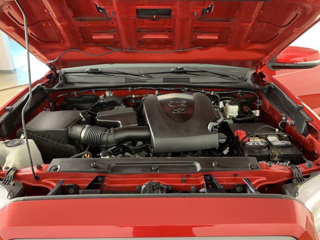 Used 2020 Toyota Tacoma TRD Sport image 40