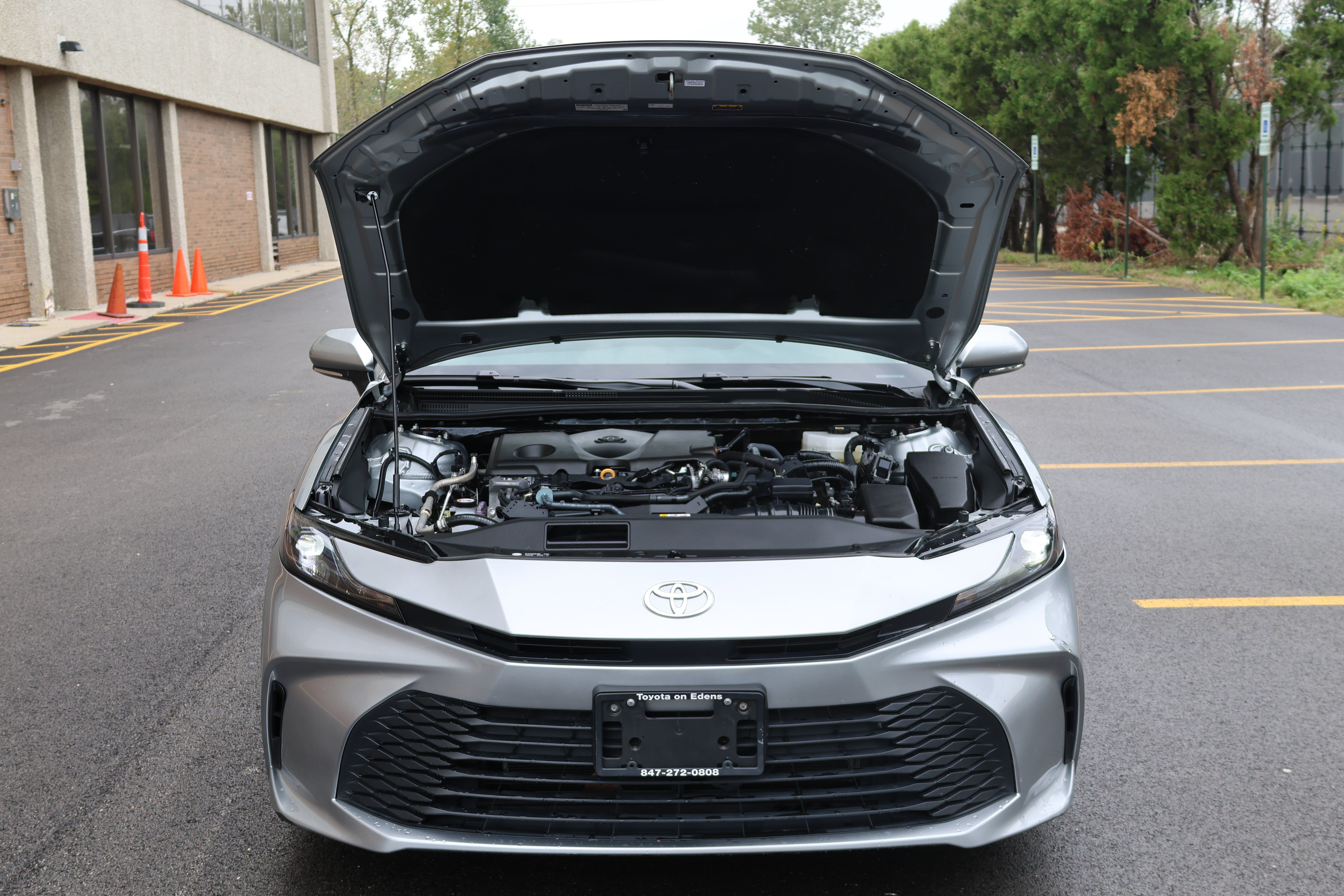 Used 2025 Toyota Camry LE FWD image 12