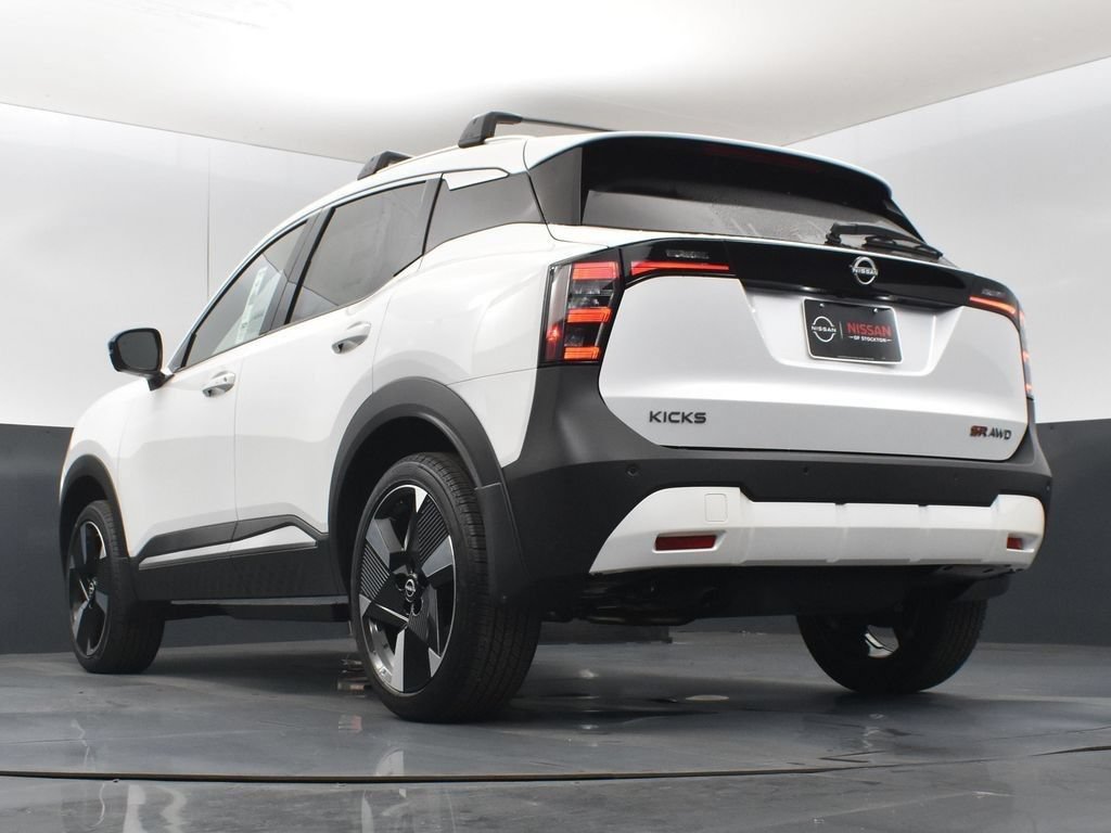 New 2026 Nissan Kicks SR w/ Cold Weather Package AWD/4WD image 40