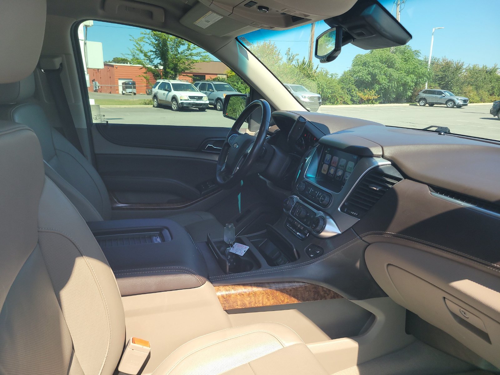 Used 2020 Chevrolet Suburban Premier AWD/4WD image 29