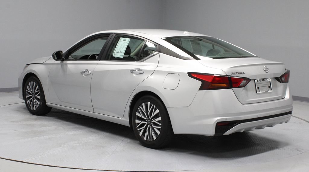 Certified 2024 Nissan Altima 2.5 SV FWD image 8