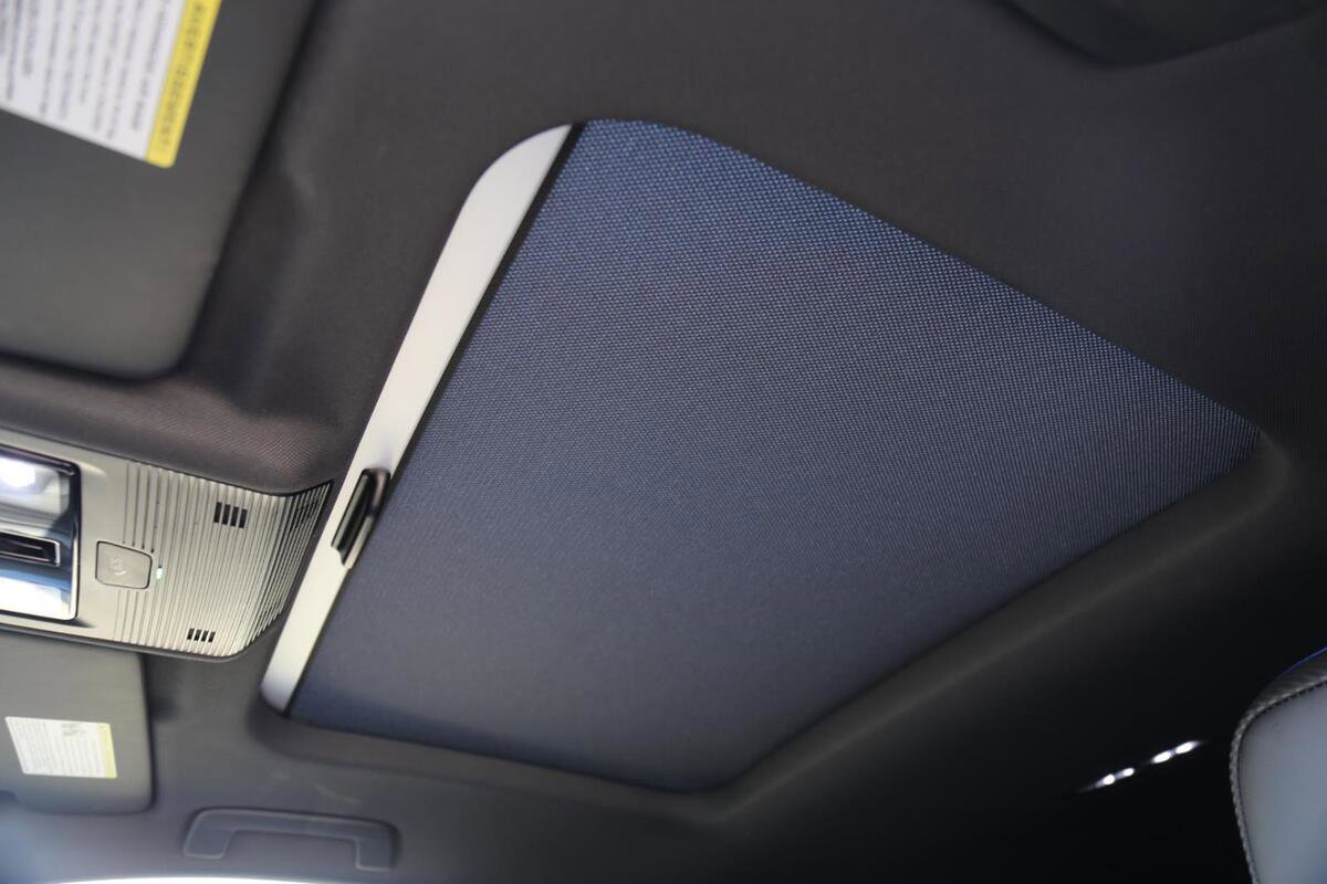 Used 2024 Volkswagen Golf R image 18