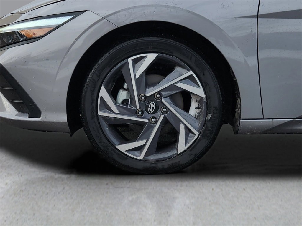 Used 2025 Hyundai Elantra Sport image 10