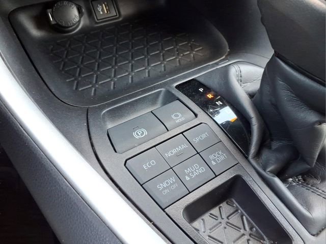Certified 2024 Toyota RAV4 LE AWD/4WD image 22