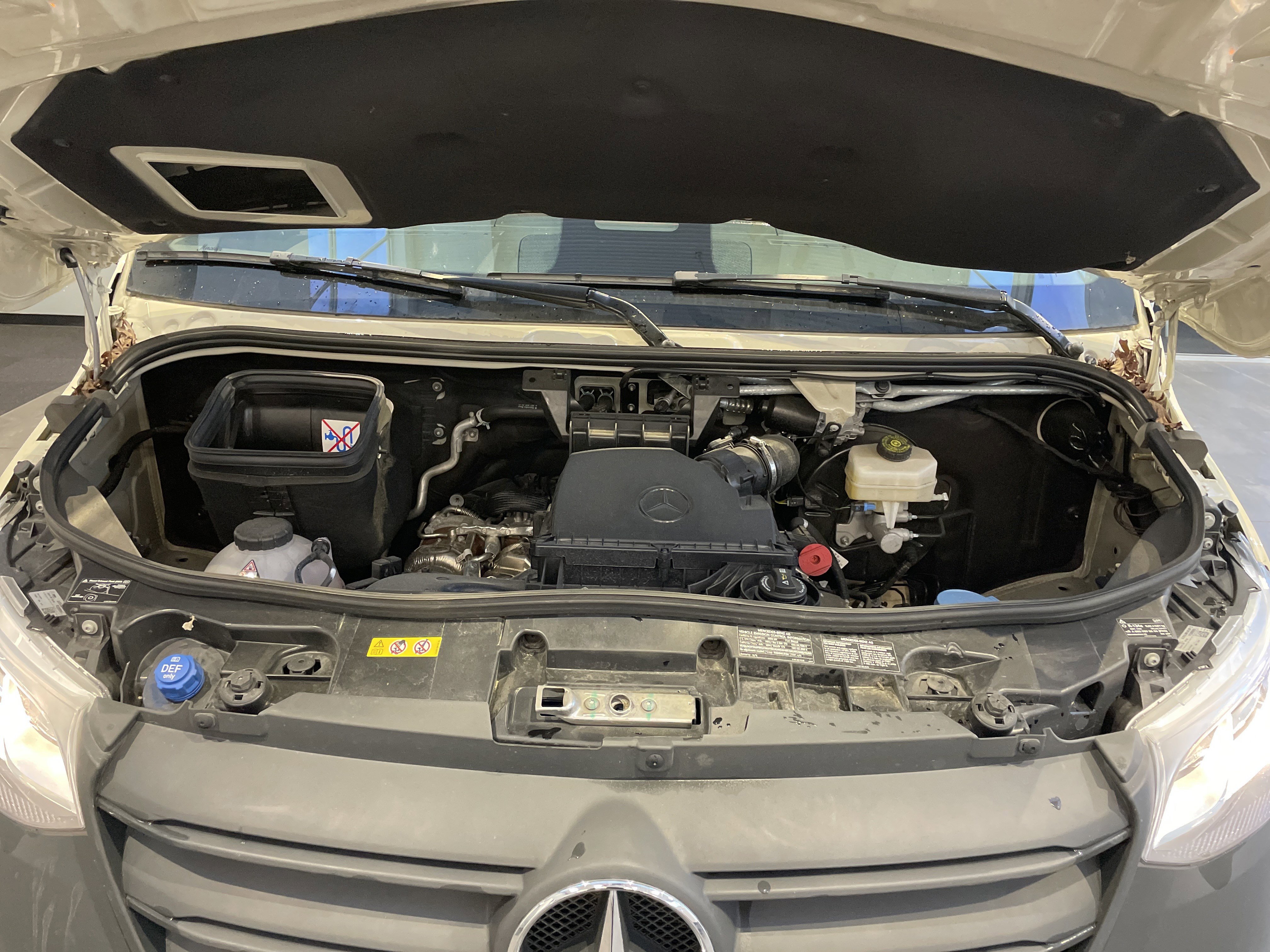 Used 2025 Mercedes-Benz Sprinter 2500 image 30