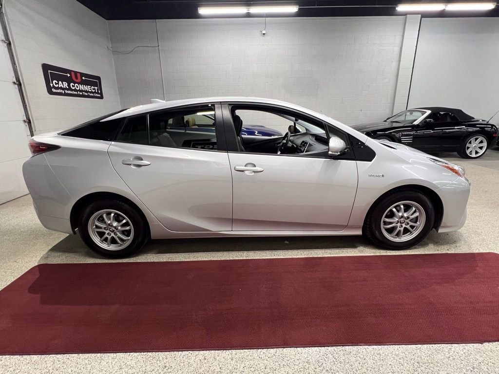 Used 2017 Toyota Prius Four w/ Advanced Technology Package image 10