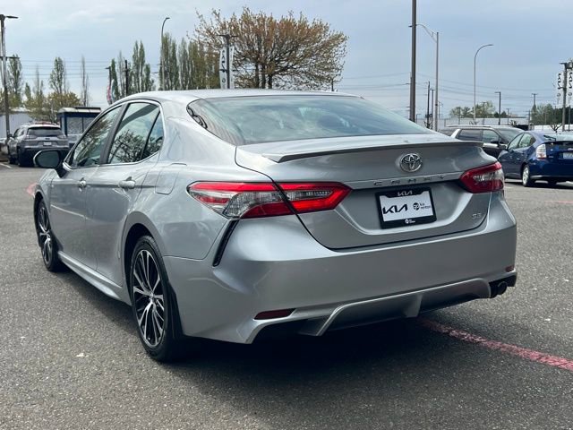 Used 2018 Toyota Camry SE w/ Moonroof Package FWD image 7