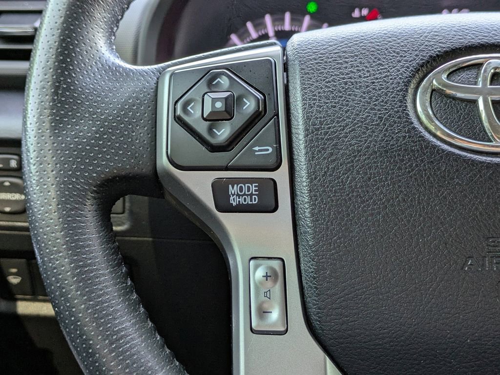 Used 2018 Toyota 4Runner Limited AWD/4WD image 26