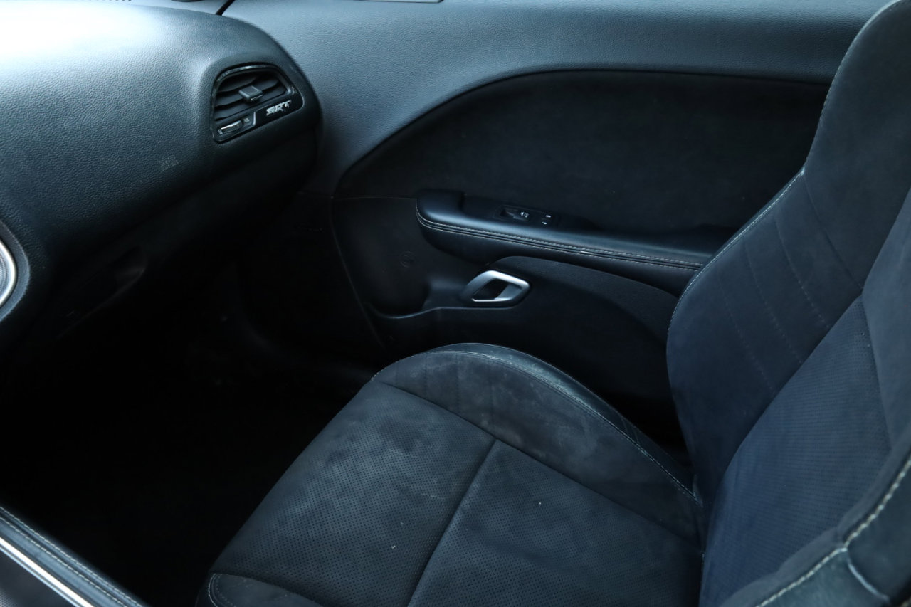 Used 2016 Dodge Challenger SRT w/ Technology Group image 41