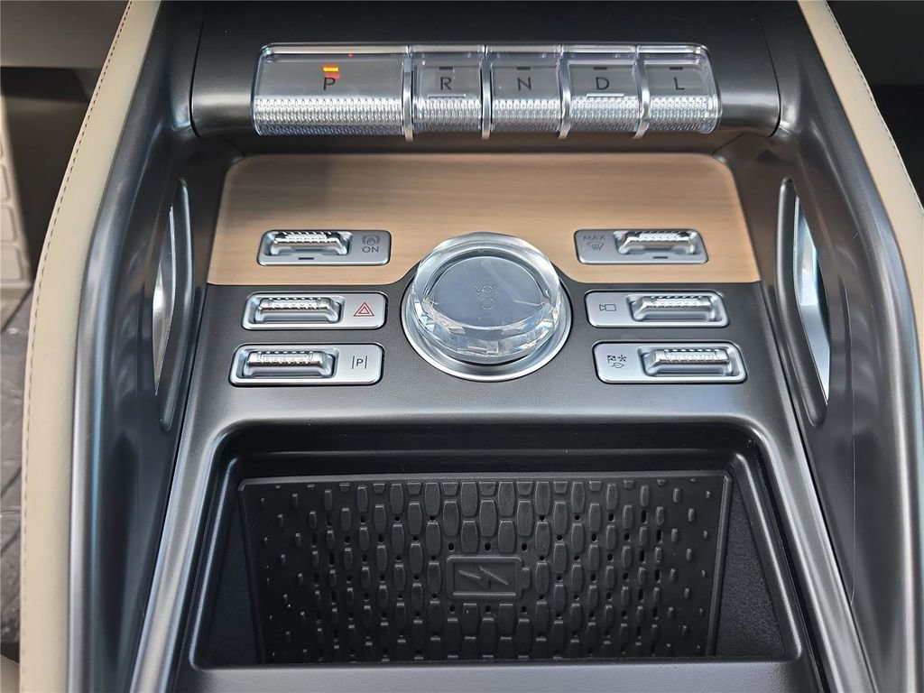 New 2025 Lincoln Nautilus Reserve image 19