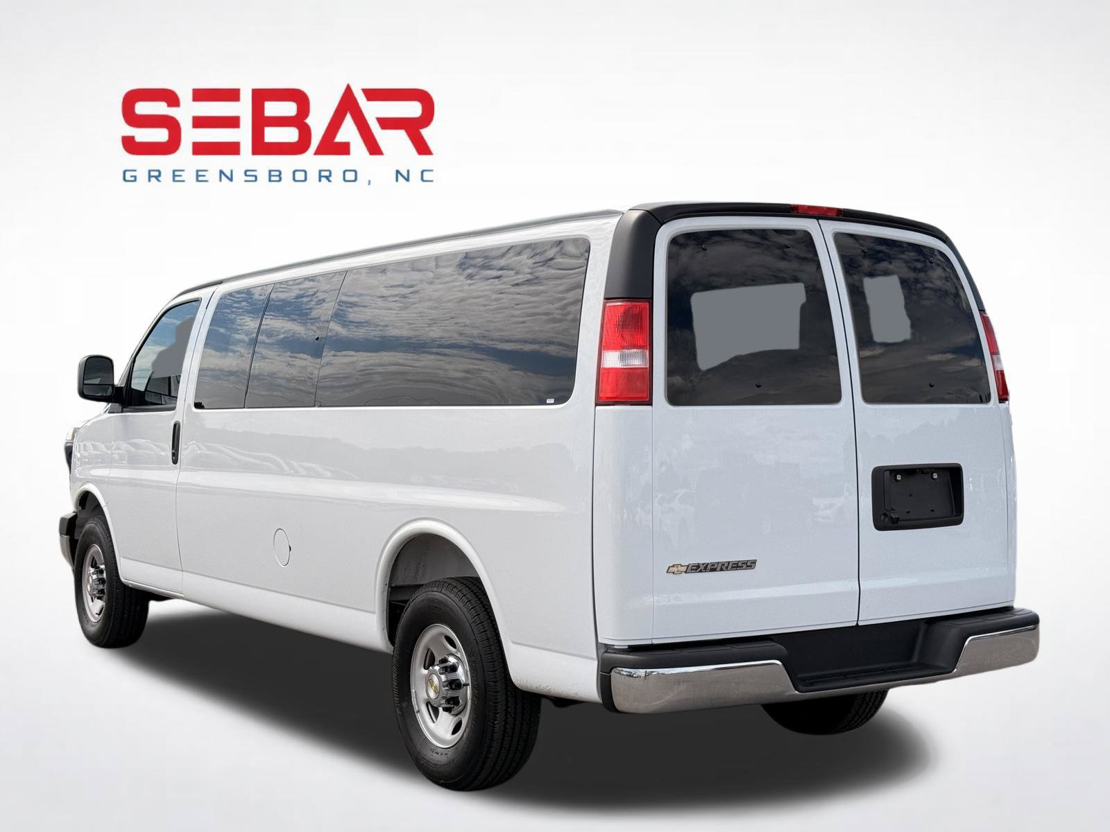 Used 2026 Chevrolet Express 3500 LT w/ LT Preferred Equipment Group RWD image 8