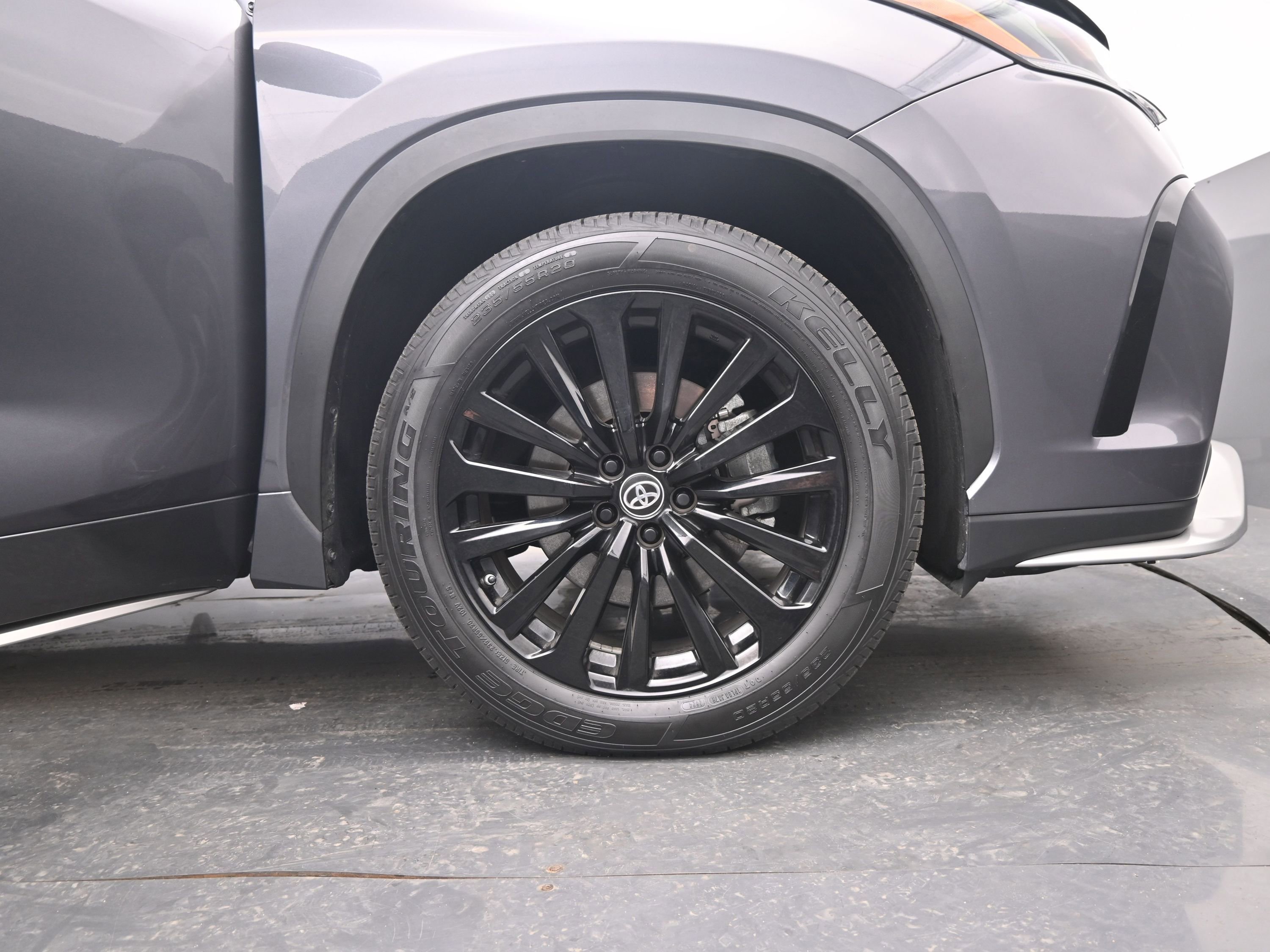 Used 2024 Toyota Highlander XSE image 23