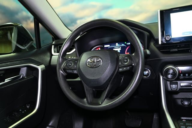 Used 2024 Toyota RAV4 XLE image 61