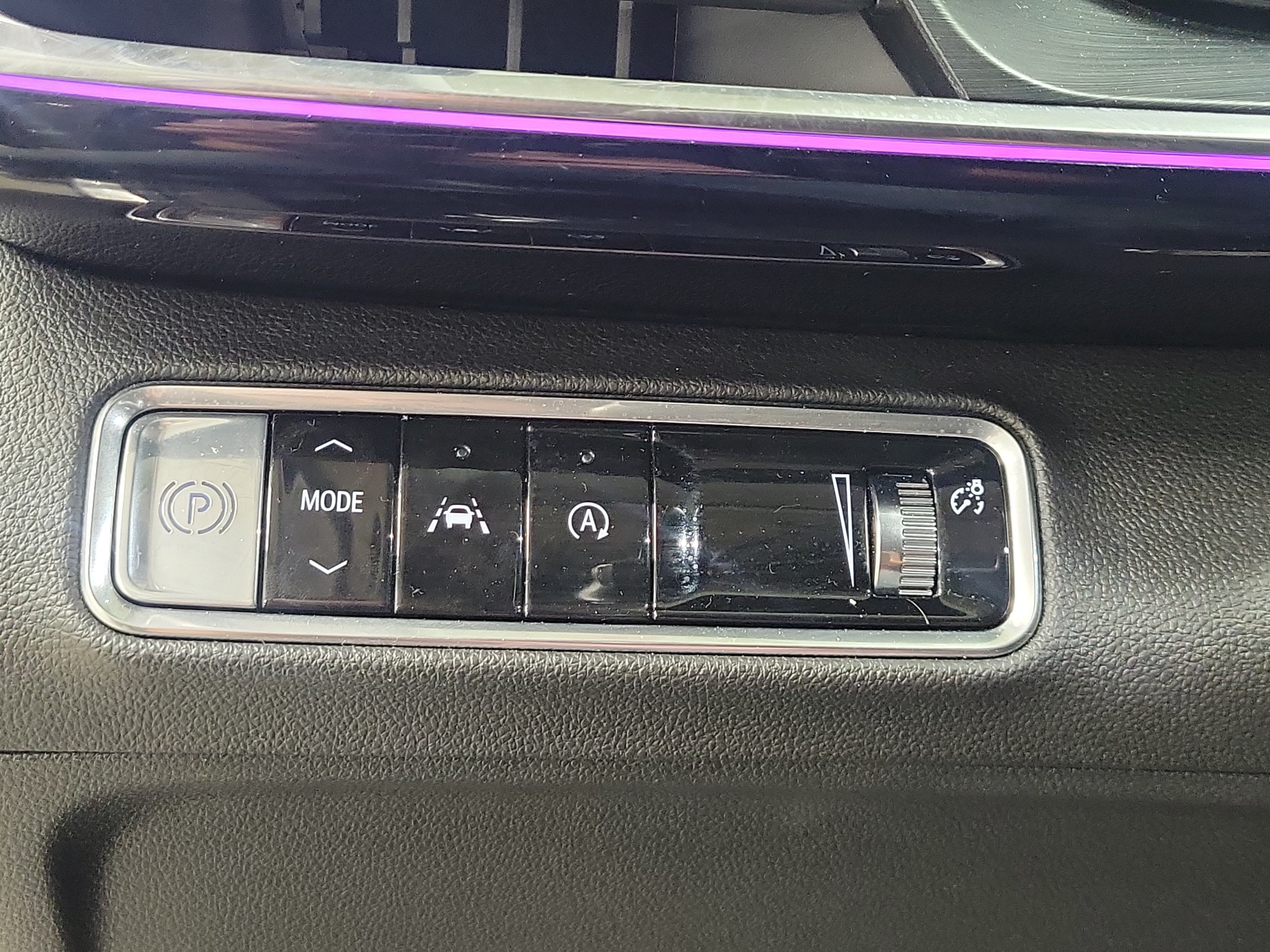 Used 2024 Buick Envision Preferred AWD/4WD image 23