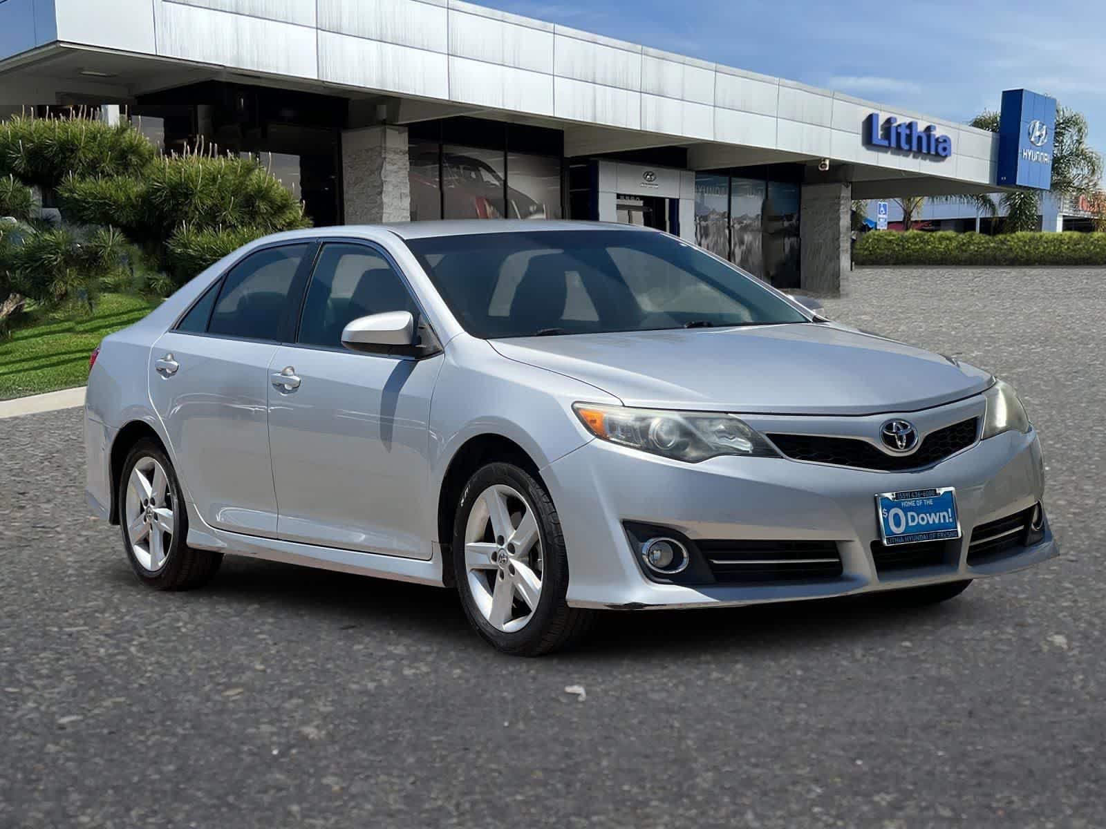 Used 2013 Toyota Camry SE FWD image 10