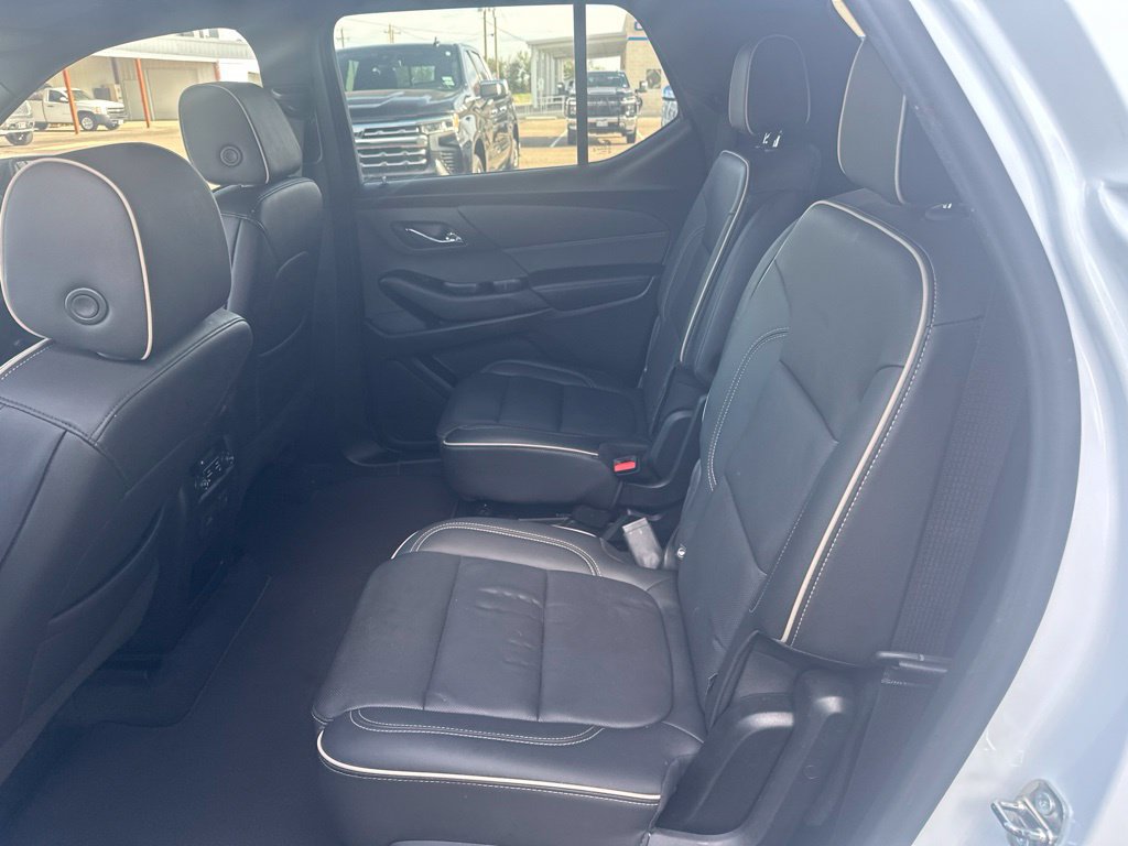 Used 2023 Chevrolet Traverse Premier w/ Redline Edition FWD image 7