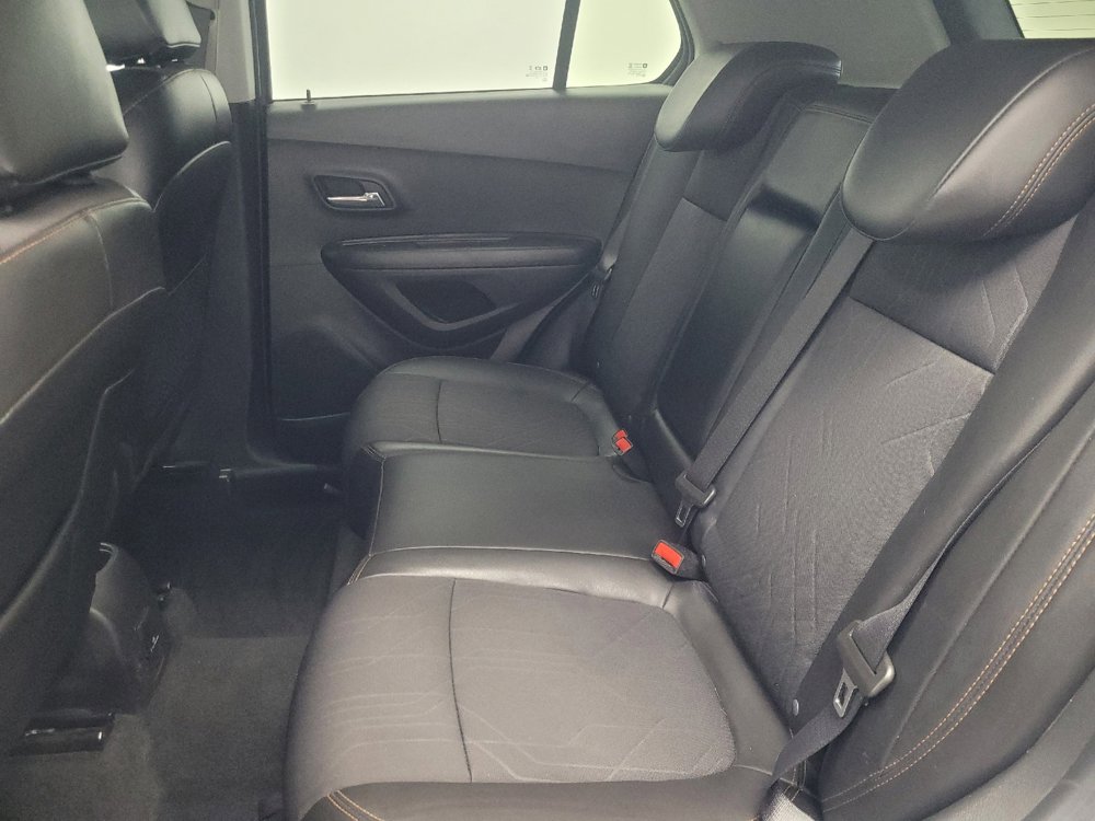 Used 2020 Chevrolet Trax LT w/ LT Convenience Package image 18