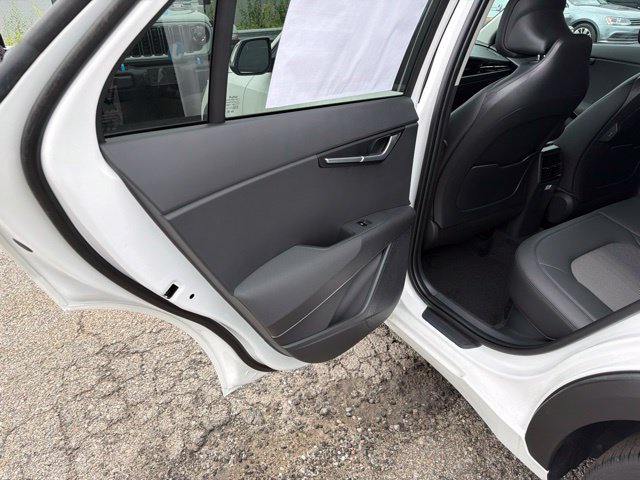 New 2026 Kia Niro EX FWD image 9