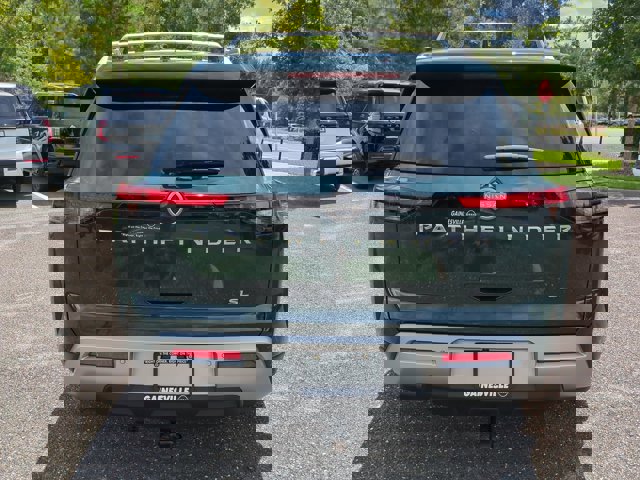 Used 2023 Nissan Pathfinder SL image 5