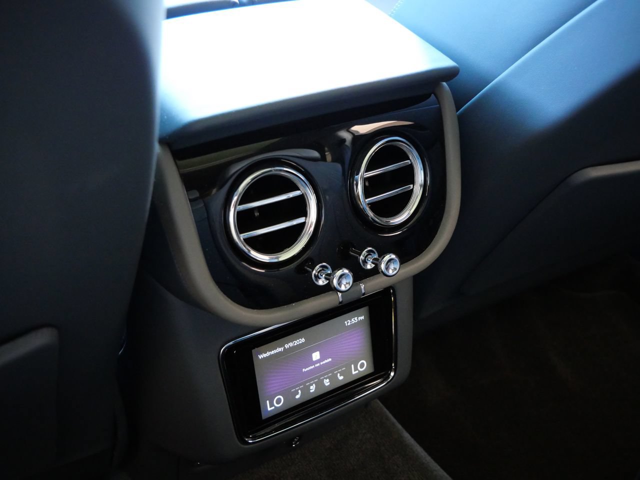 Used 2022 Bentley Bentayga AWD/4WD image 22