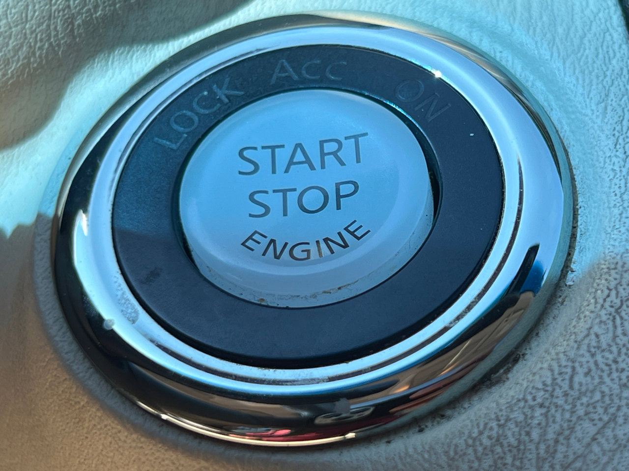 Used 2019 INFINITI Q70 Luxe image 22