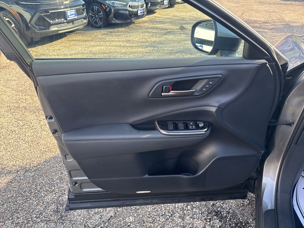 Used 2024 Toyota Crown Platinum AWD/4WD image 11