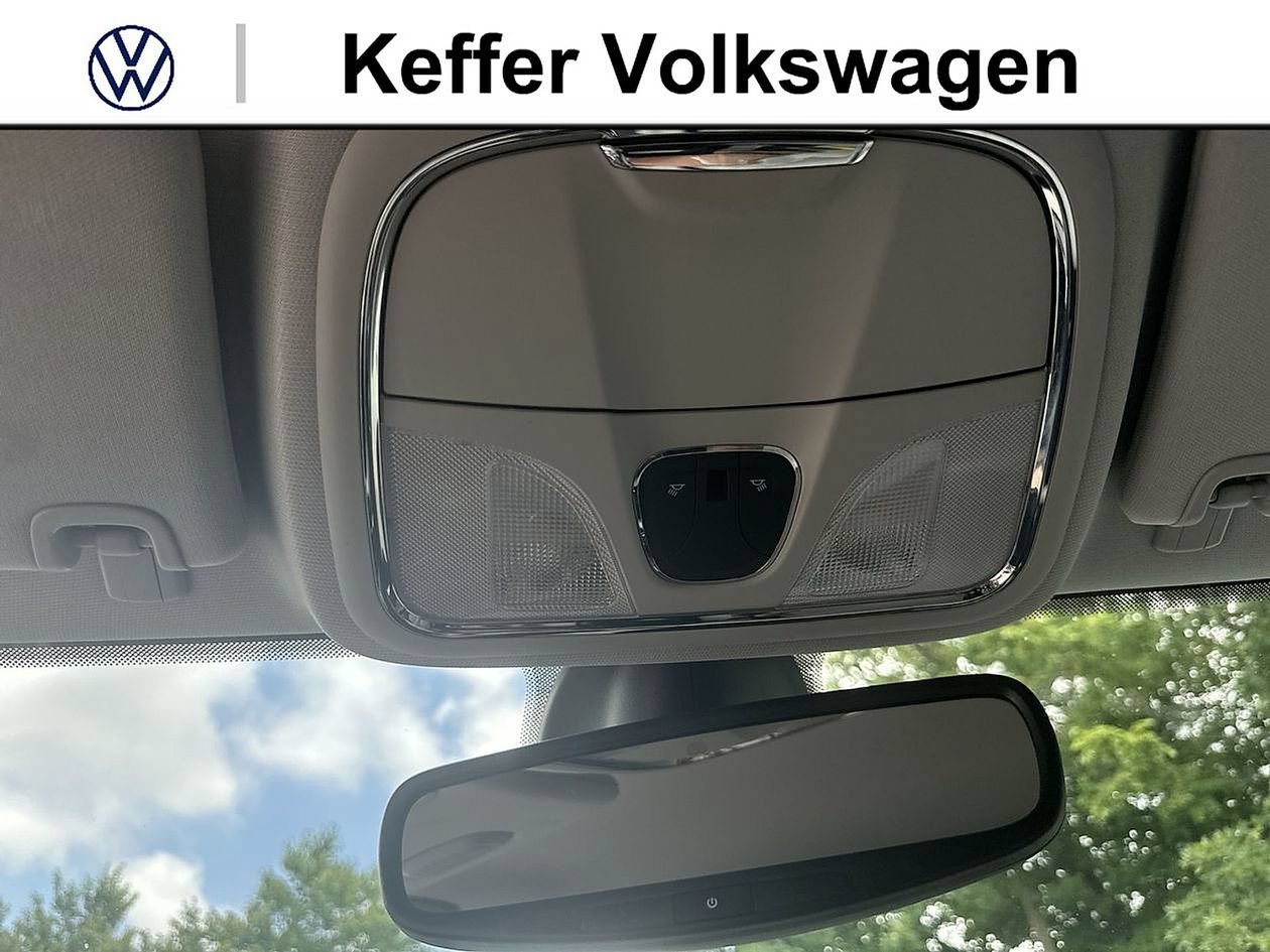 Used 2019 Jeep Cherokee Limited FWD image 25
