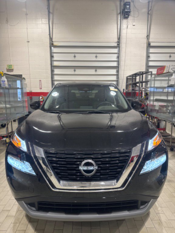 Used 2023 Nissan Rogue SV image 36