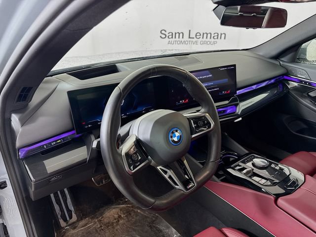 Used 2024 BMW i5 eDrive40i w/ M Sport Package image 8
