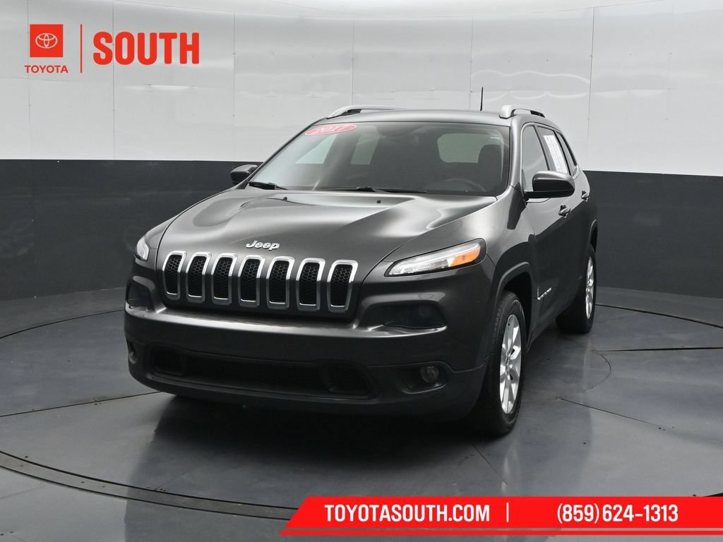 Used 2017 Jeep Cherokee Latitude w/ Comfort & Sound Group FWD image 5