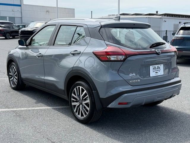 Used 2024 Nissan Kicks SV FWD image 11