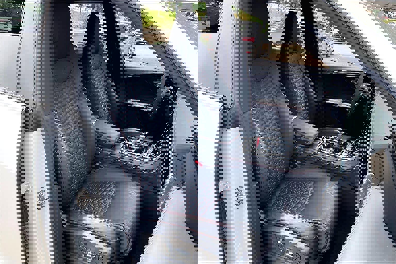 Used 2023 Audi RS Q8 AWD/4WD image 9