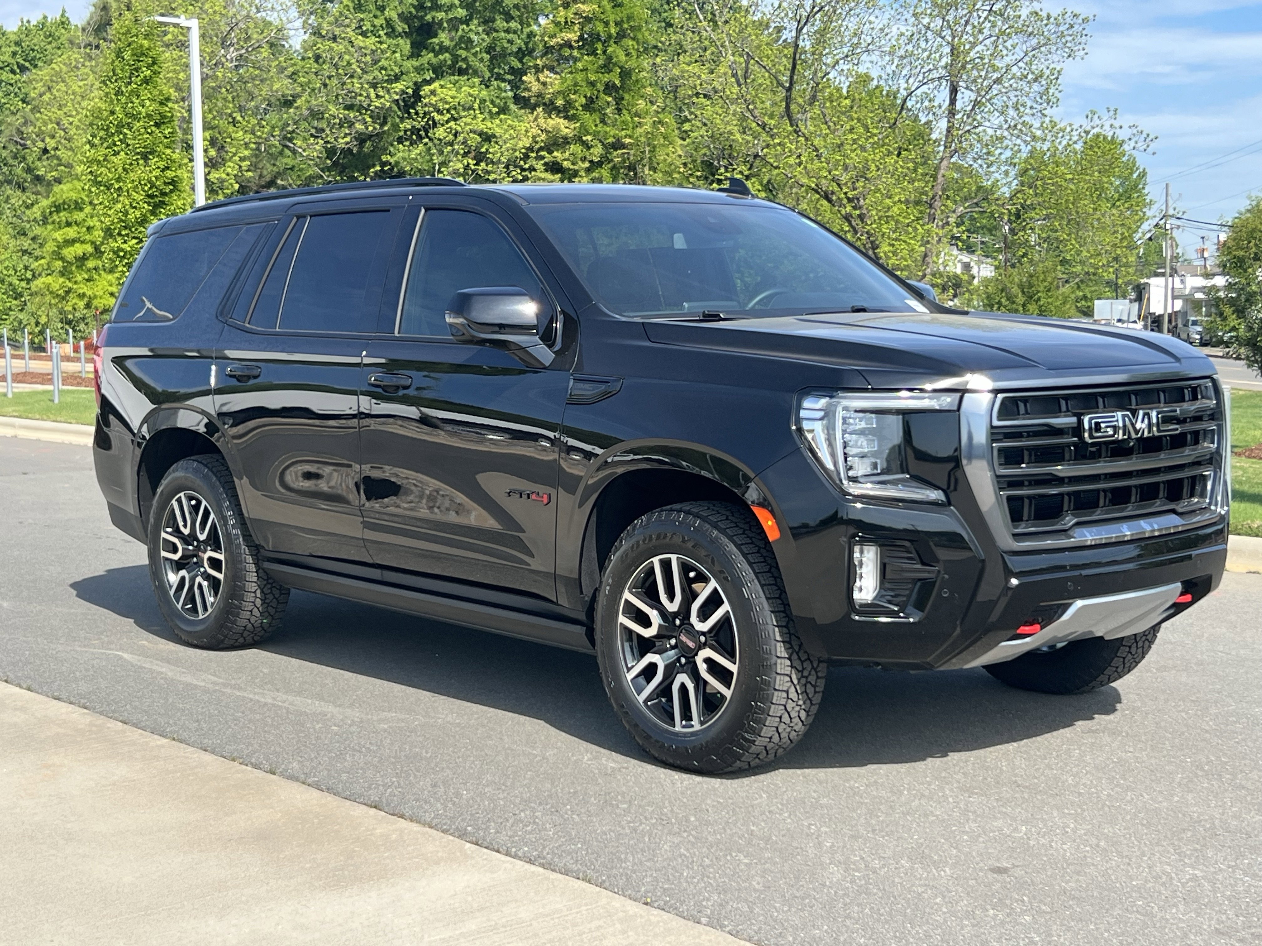 Used 2024 GMC Yukon AT4 w/ AT4 Premium Plus Package image 1