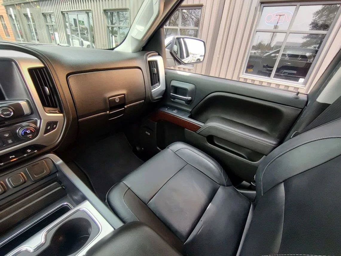 Used 2017 GMC Sierra 1500 SLT w/ SLT Preferred Package AWD/4WD image 17