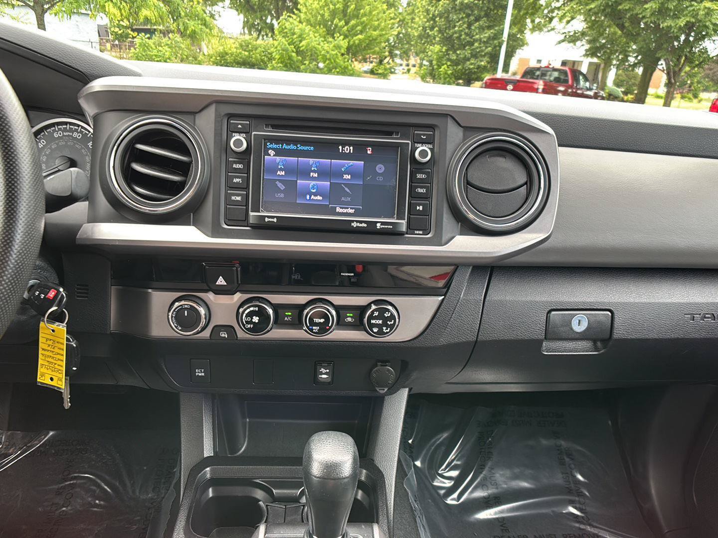 Used 2016 Toyota Tacoma SR5 w/ SR5 Appearance Package (SN) AWD/4WD image 31