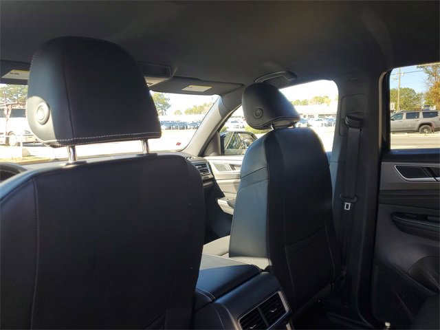 Certified 2024 Volkswagen Atlas Cross Sport SE w/ Black Wheel Package image 11