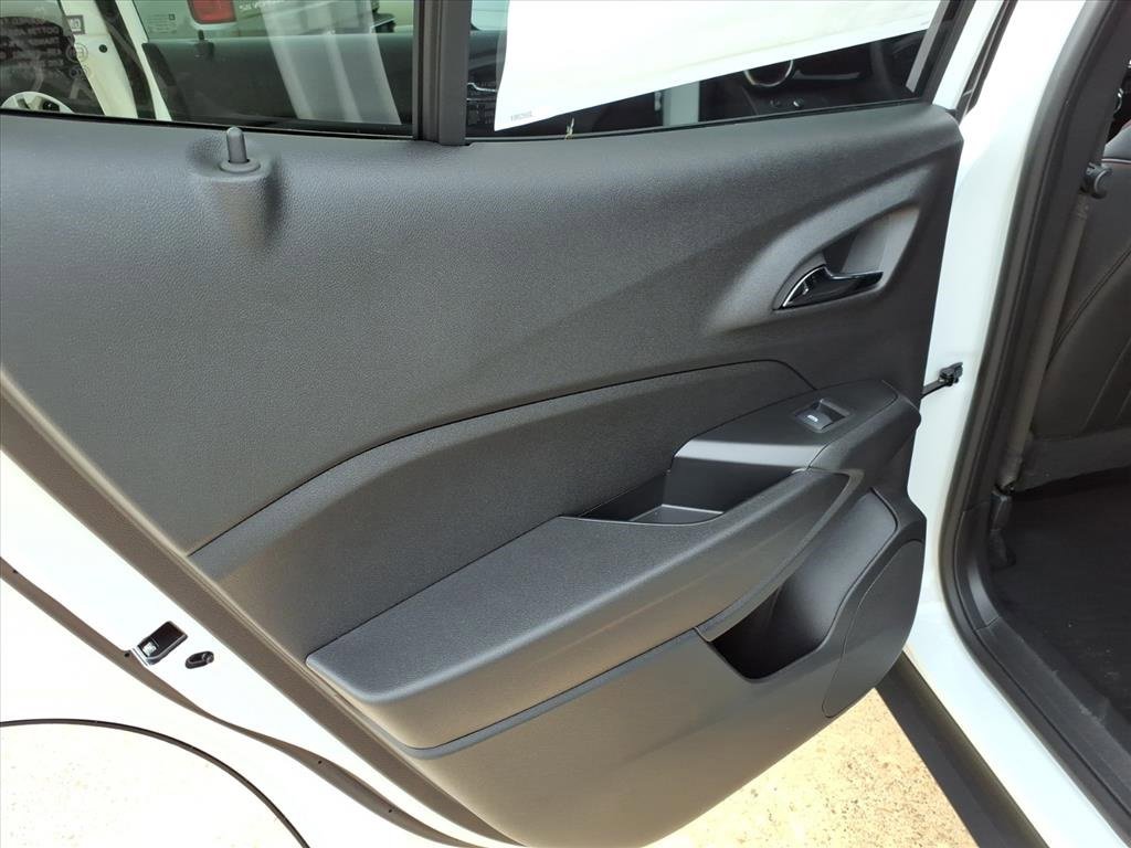 New 2026 Chevrolet Trax RS w/ Sunroof Package image 14