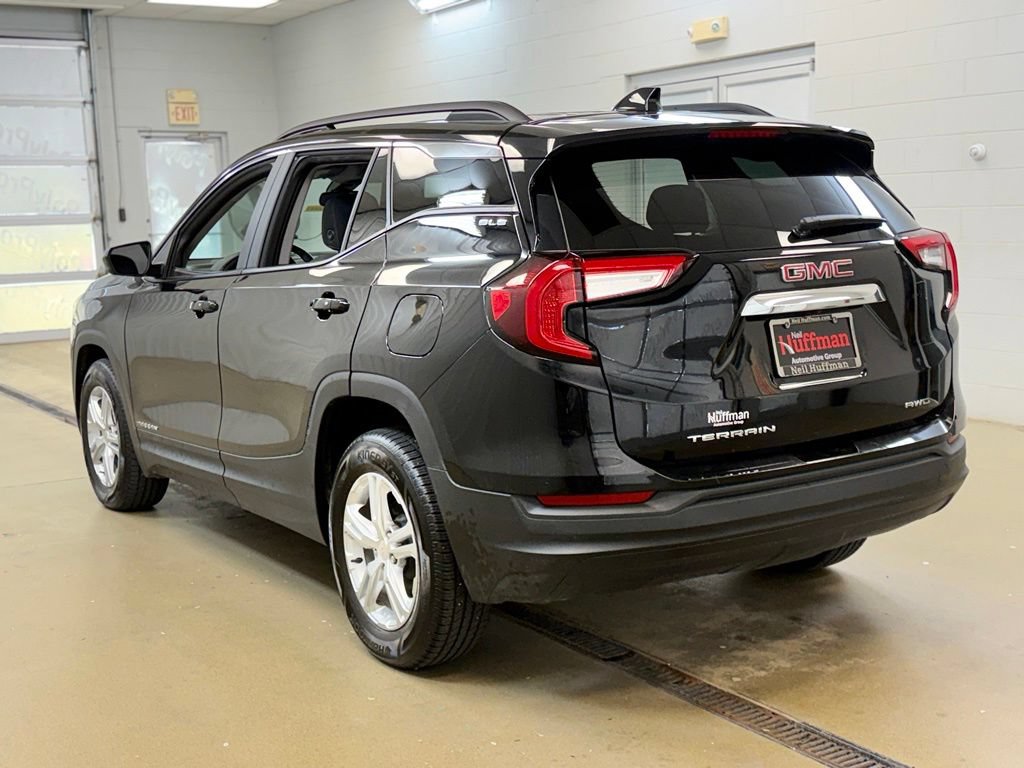 Used 2022 GMC Terrain SLE w/ Driver Convenience Package AWD/4WD image 7