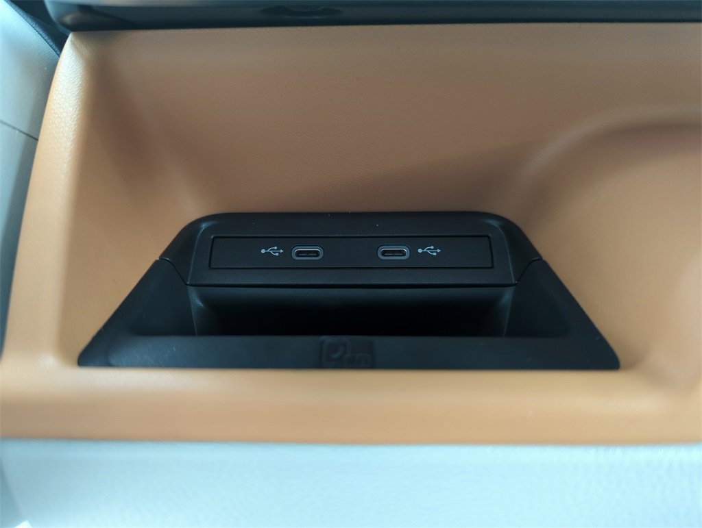 New 2025 Volkswagen ID. Buzz Pro S Plus image 34