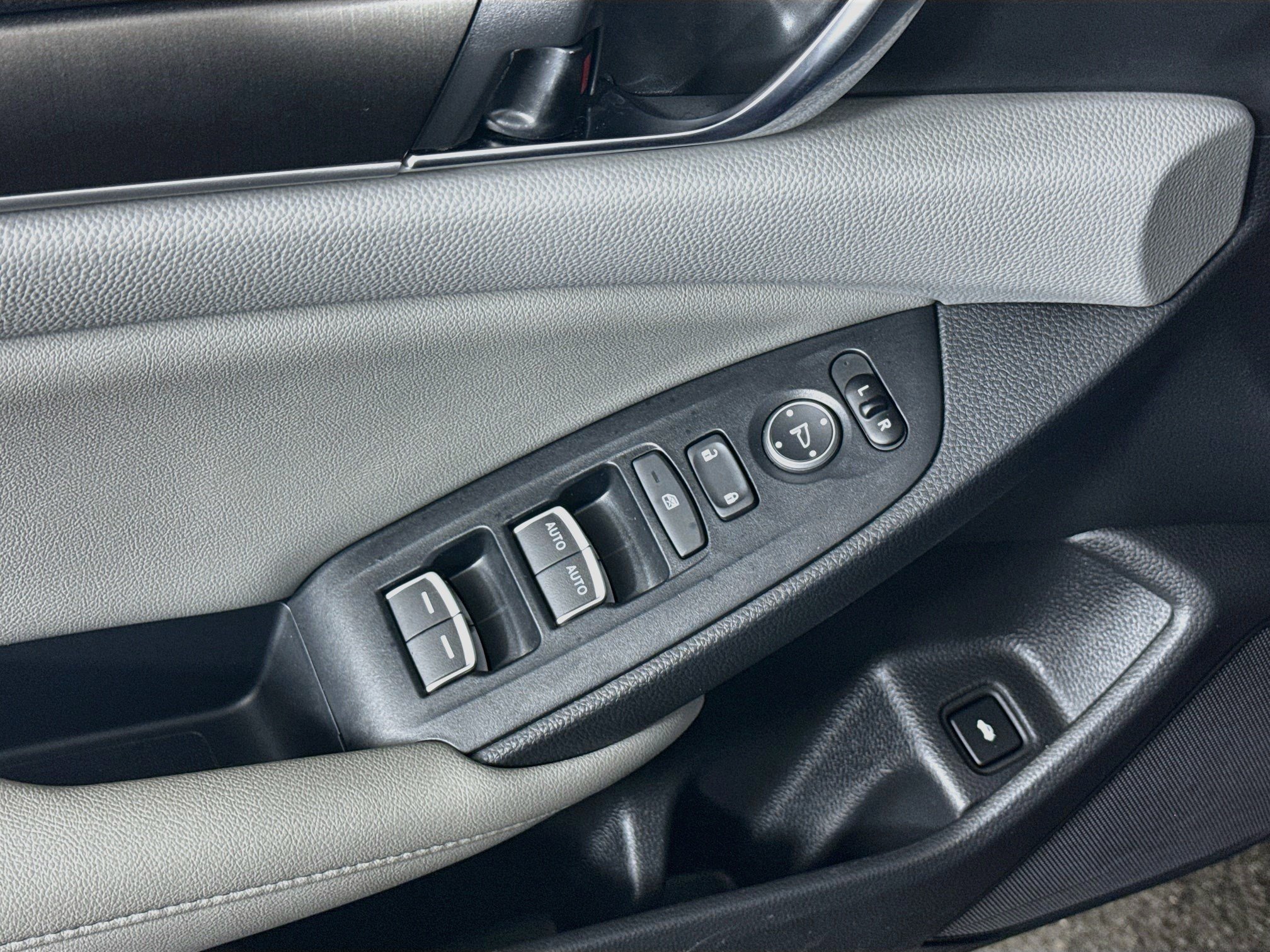 Used 2019 Honda Accord LX image 24