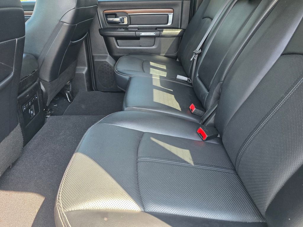 Used 2018 RAM 3500 Laramie w/ Convenience Group AWD/4WD image 16