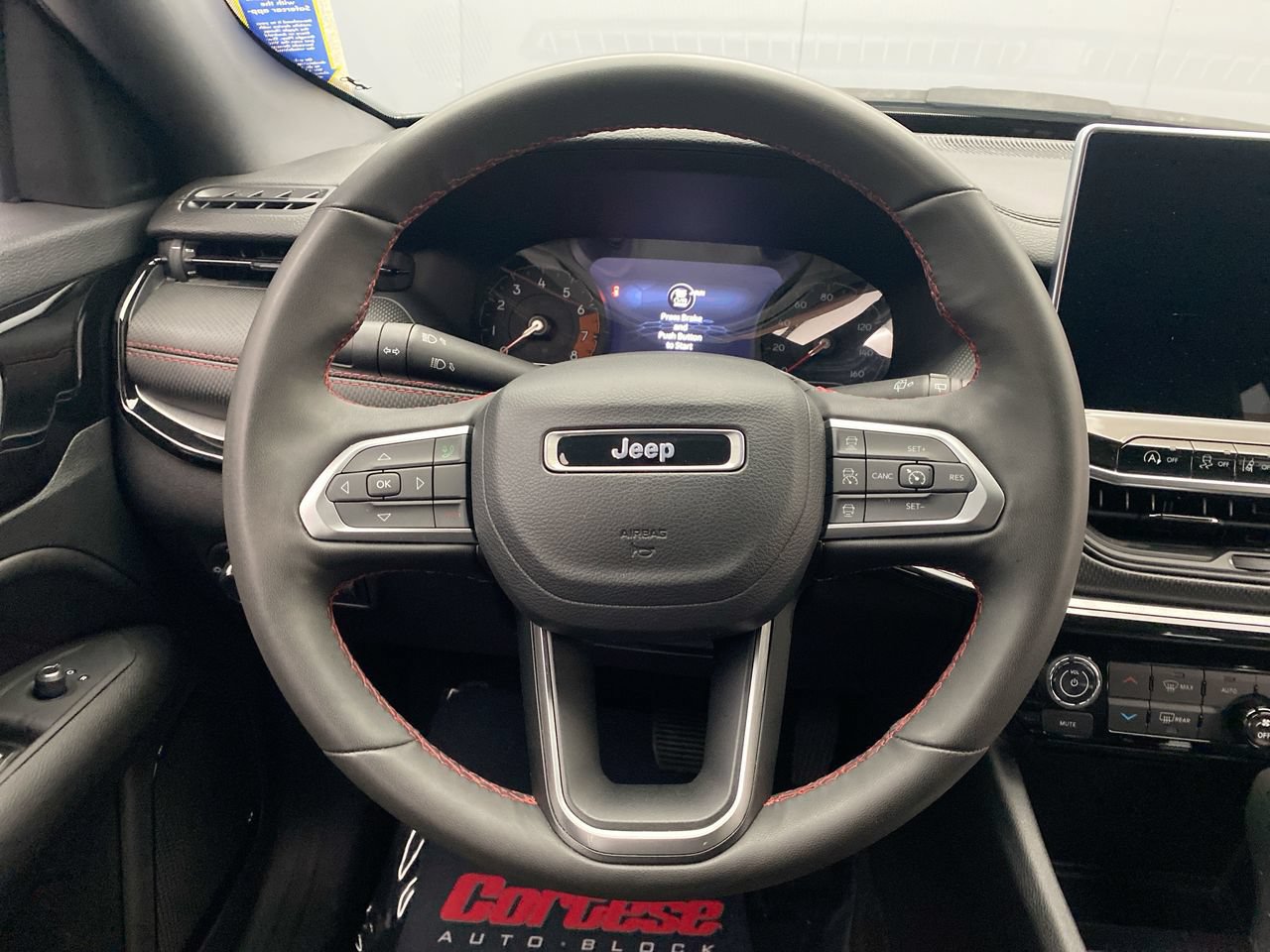 Used 2023 Jeep Compass Trailhawk w/ Trailhawk Convenience Group AWD/4WD image 16