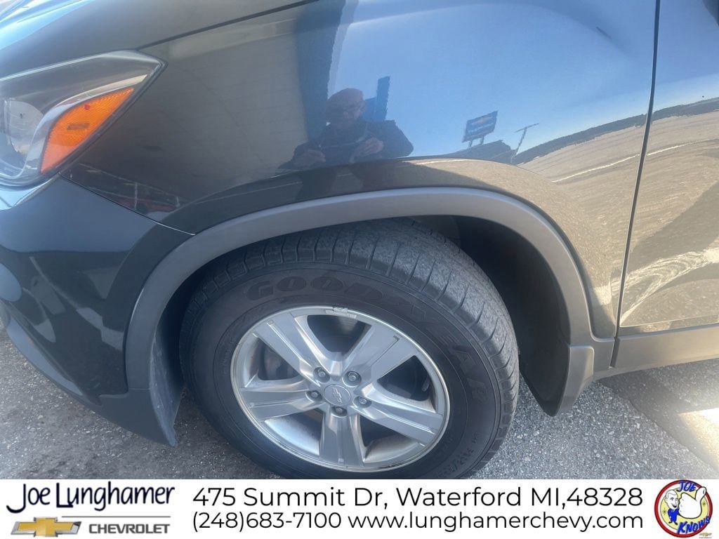 Used 2019 Chevrolet Trax LS w/ Tint and Cruise Package FWD image 11