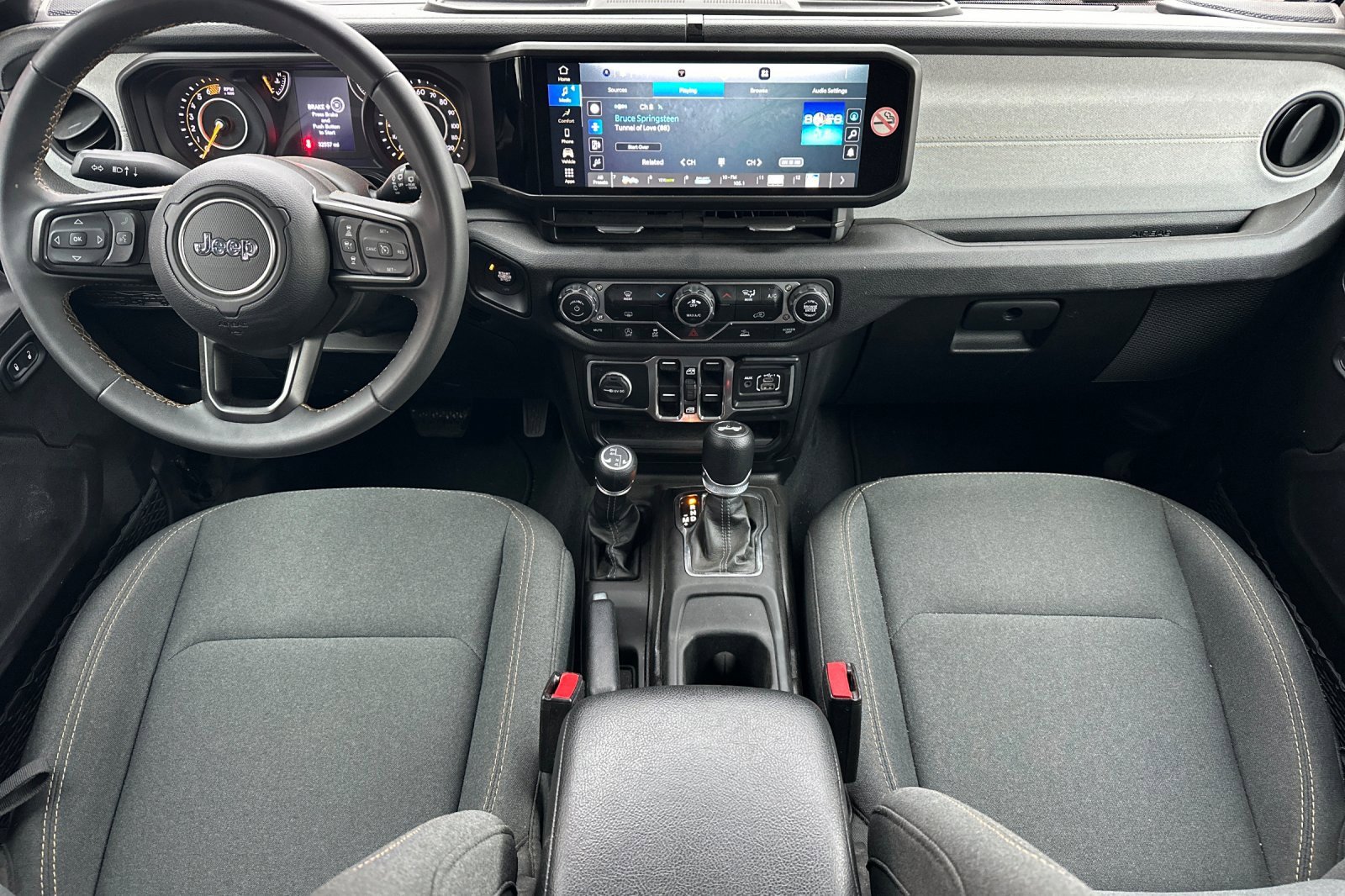 Used 2024 Jeep Wrangler Sport S image 11