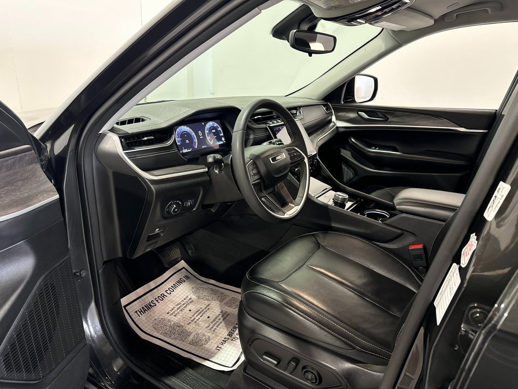 Used 2023 Jeep Grand Cherokee L Limited image 15